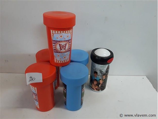6 x drinkbeker met schroefdeksel 3 assorti - afbeelding 1 van  2