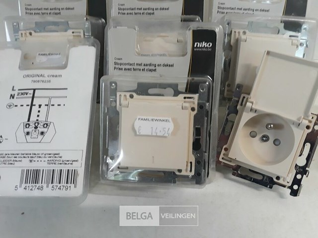 6 x niko inbouw stopcontact + aarding met deksel cream - afbeelding 3 van  3