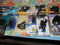 6 x oortjes + 6 x auto-opladers - afbeelding 1 van  1