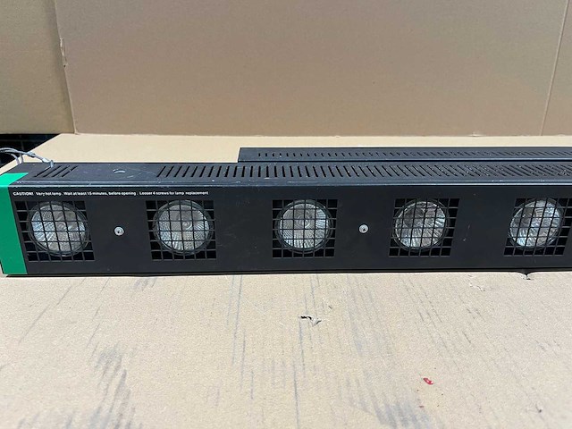 6 x showtec active sunstrip xlr3-pin w/lamp 50w 35° w/brackets - afbeelding 11 van  12