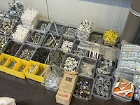 60 bakjes vastzetmateriaal