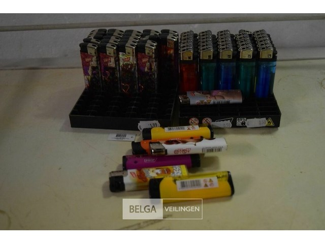 ±60 div aanstekers - afbeelding 1 van  4