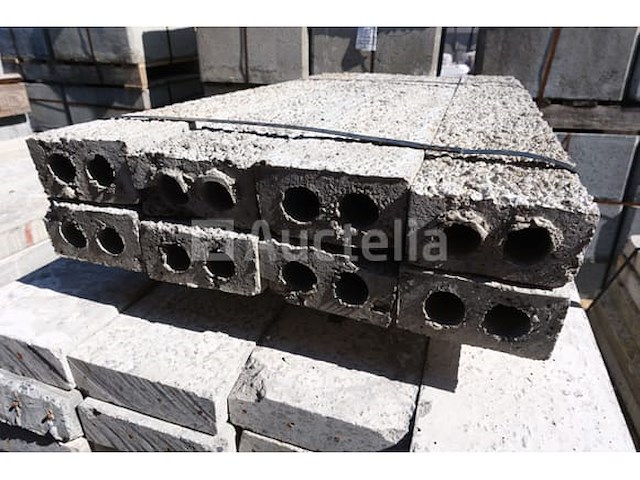 60 diverse betonnen latei - afbeelding 2 van  5