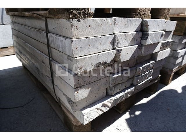 60 diverse betonnen latei - afbeelding 3 van  5