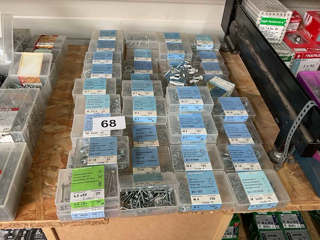 60 doosjes boutjes ringen schroeven - afbeelding 1 van  9