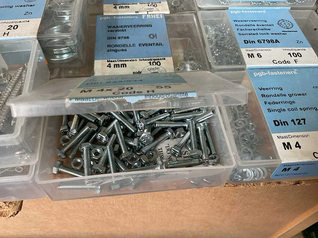 60 doosjes boutjes ringen schroeven - afbeelding 2 van  9