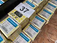 60 doosjes schroeven - afbeelding 2 van  3