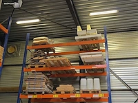 60 paletten diverse presentaiestanden, houtrestanten, magazijninrichting - afbeelding 9 van  12