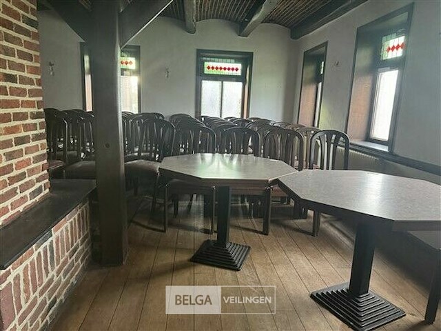 ± 60 stoelen en aantal tafels - afbeelding 1 van  22