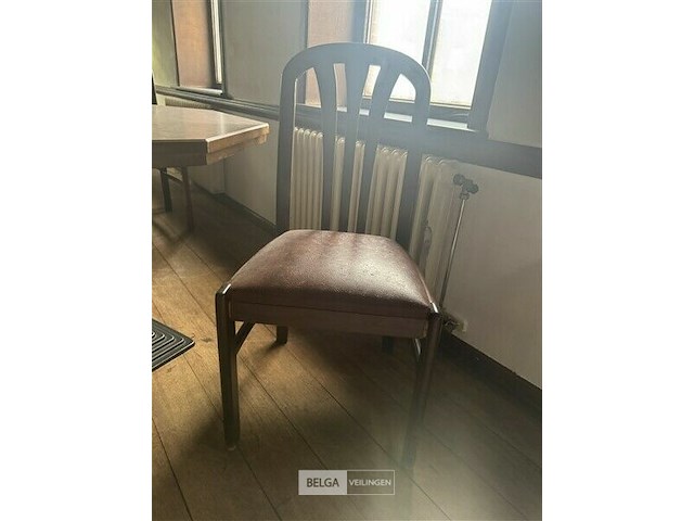 ± 60 stoelen en aantal tafels - afbeelding 18 van  22
