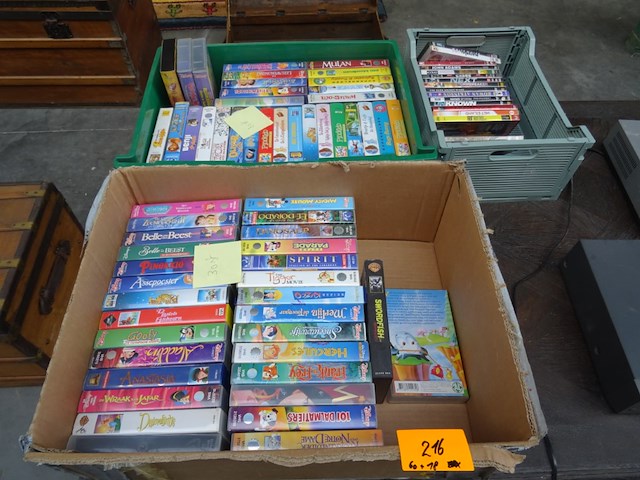 60x vhs-band + 18x dvd - afbeelding 1 van  4