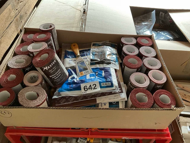61 x schildersgereedschap - afbeelding 1 van  13