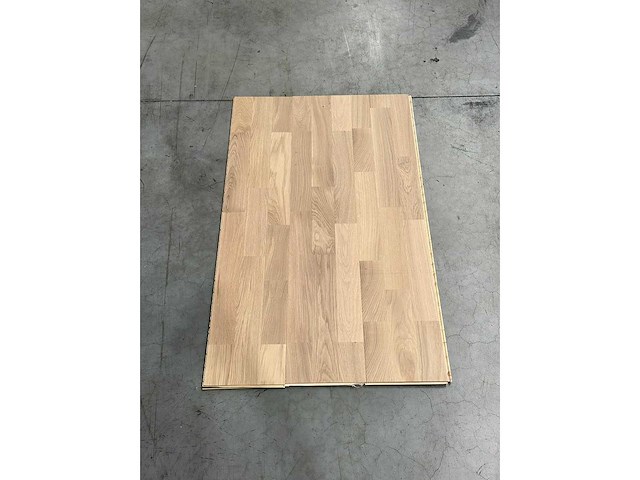 61,20 m2 eiken meerlagen parketvloer 312 - afbeelding 1 van  3