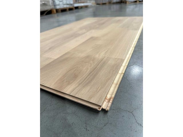 61,20 m2 eiken meerlagen parketvloer 312 - afbeelding 2 van  3