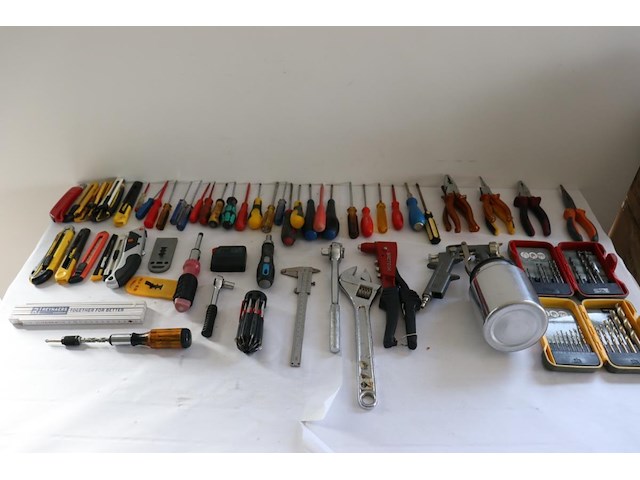 62 diverse stuks gereedschap - afbeelding 1 van  7