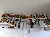 62 diverse stuks gereedschap - afbeelding 1 van  7