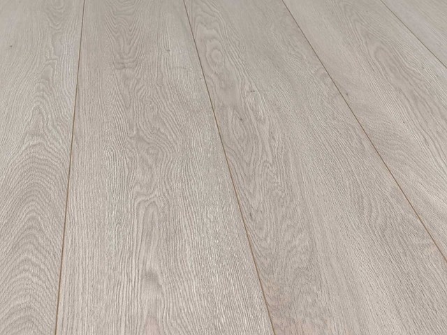 62 m2 laminaat plank - 1261 x 192 x 7 mm - afbeelding 1 van  4