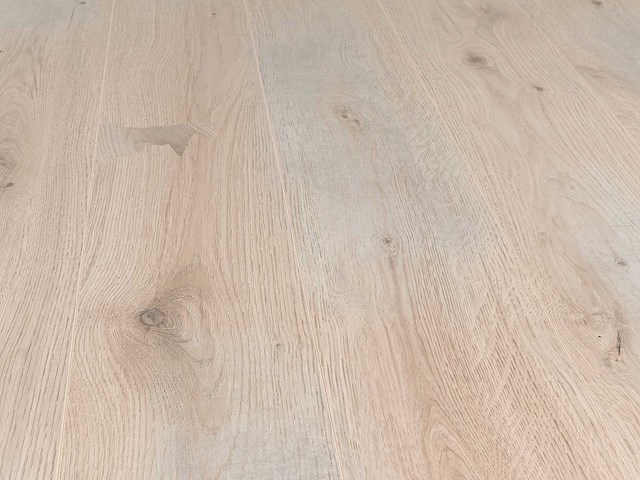 62 m2 laminaat plank - 1383 x 193 x 8 mm - afbeelding 1 van  4