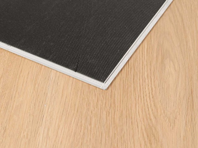 62 m2 pvc spc click plank met xps onderlaag - 1220 x 228 x 4+1 mm - afbeelding 4 van  4