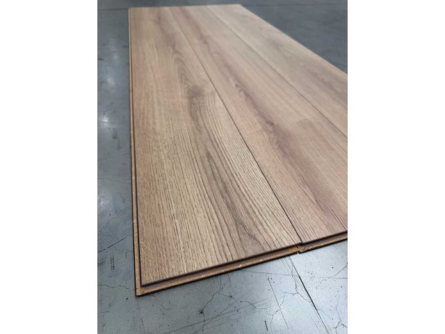 62,40 m² laminaatvloer oak evoke 8mm - afbeelding 2 van  3