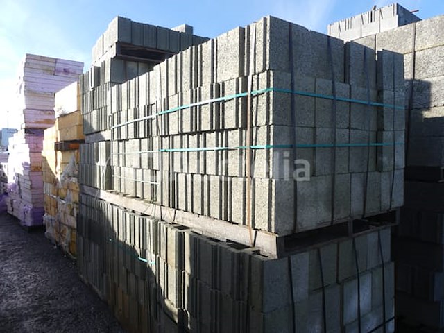 630 hollow argex half blocks - afbeelding 1 van  4
