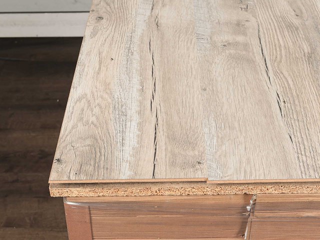 64 m2 laminaat plank - 1383 x 193 x 9 mm - afbeelding 2 van  4