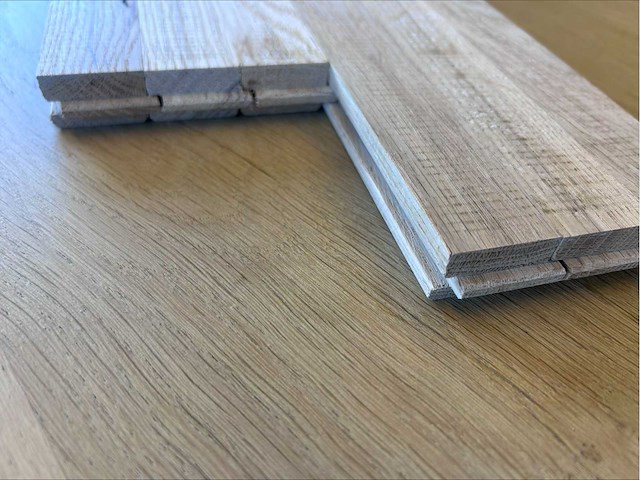 64,68 m² massief eiken visgraat 21mm - afbeelding 2 van  8