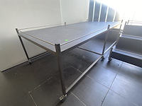 65 - dubbele presentatietafel op wielen - afbeelding 1 van  3