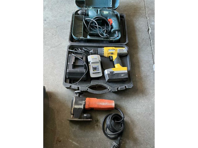 650w + x013 + onbekend boormachine + decoupeerzaag + schroefmachine (3x) - afbeelding 1 van  1