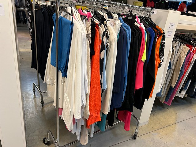 65x dameskledij - afbeelding 1 van  10