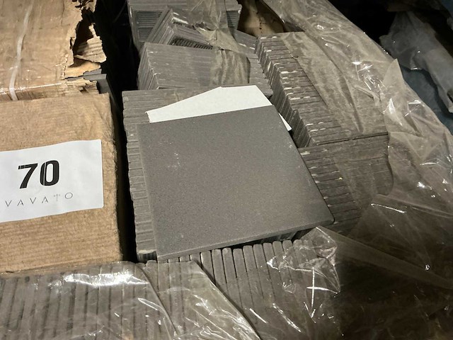 66m2 keramische tegels - afbeelding 1 van  2