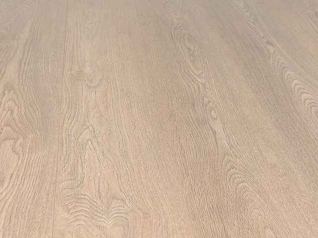 67 m2 laminaat plank - 1383 x 193 x 8 mm - afbeelding 1 van  4