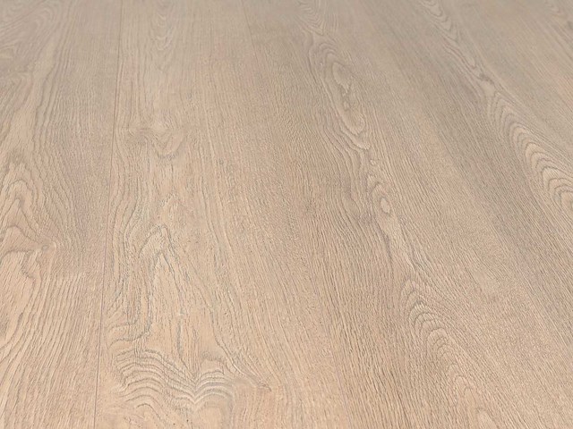 67 m2 laminaat plank - 1383 x 193 x 8 mm - afbeelding 1 van  4