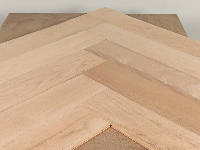 67 m2 parket eiken visgraat onbehandeld multiplank - 775 x 155 x 12 mm - afbeelding 2 van  4