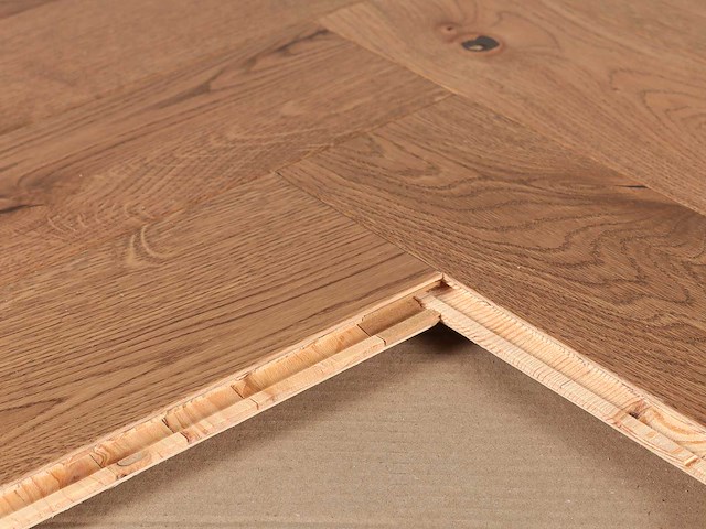 68 m2 parket eiken visgraat - 660 x 110 x 14 mm - afbeelding 2 van  4