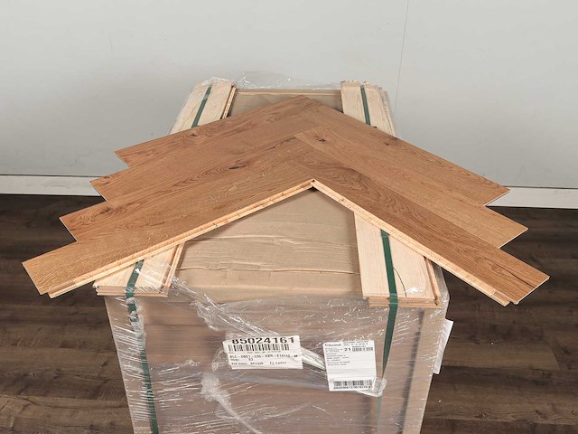 68 m2 parket eiken visgraat - 660 x 110 x 14 mm - afbeelding 3 van  4