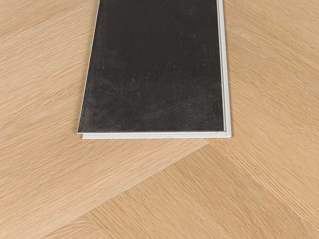 68 m2 pvc spc click vinyl visgraat met xps onderlaag - 750 x 150 x 4+1 mm - afbeelding 4 van  4