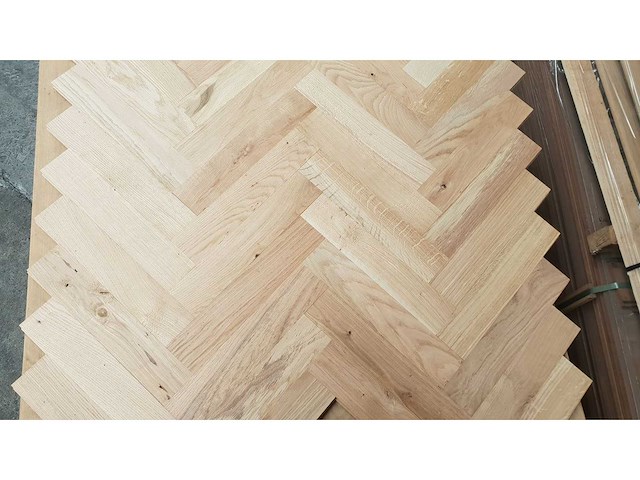 68,04 m² massief eiken visgraatparket 16mm - afbeelding 1 van  3