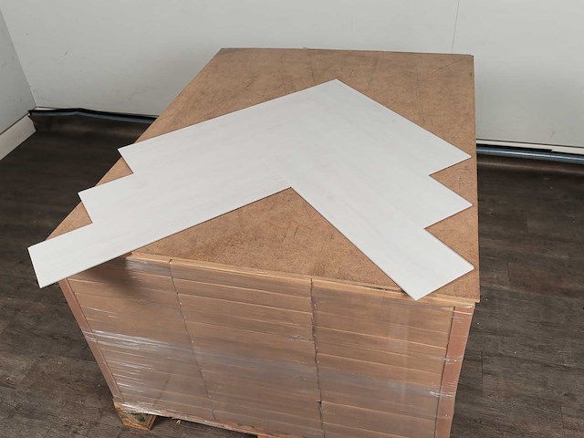 69 m2 pvc spc click vinyl visgraat - 610 x 150 x 4 mm - afbeelding 4 van  4