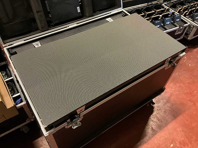 6m2 led scherm p3,9mm outdoor - afbeelding 1 van  12