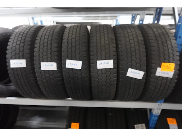 6x band ( gebruikt) 16inch bridgestone - afbeelding 1 van  3