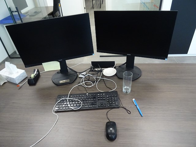 6x computerscherm philips + 2x computer hp - afbeelding 5 van  5