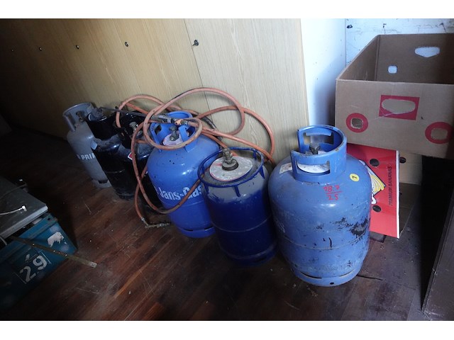 6x diverse gasfles - afbeelding 1 van  1