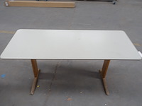 6x houten lessenaar + 12x diverse houten kinderstoelen - afbeelding 2 van  3