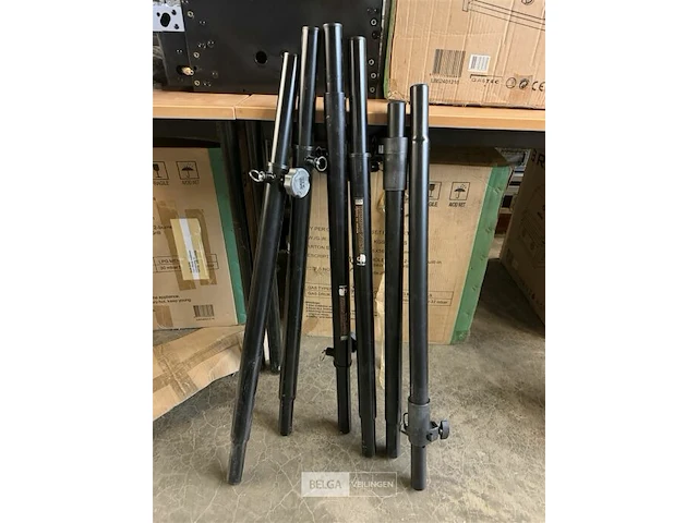 6x mammoth stands - afbeelding 1 van  2