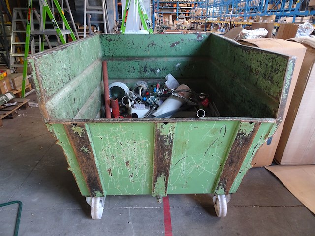 6x metalen kipcontainer - afbeelding 1 van  7