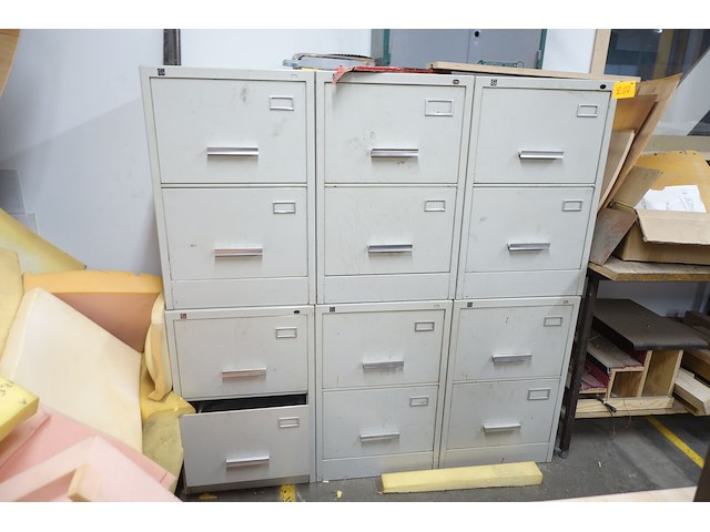 6x metalen ladekast gispen + inhoud - afbeelding 1 van  13