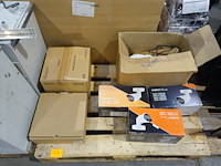 6x pallet diverse beveiligingscamera's wisenet + bevestigingen - afbeelding 1 van  25