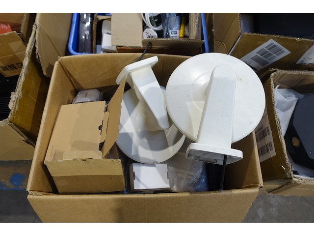 6x pallet diverse beveiligingscamera's wisenet + bevestigingen - afbeelding 25 van  25