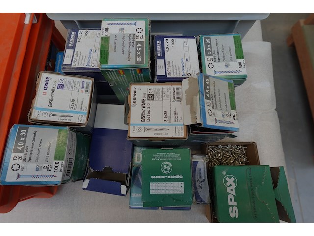 6x sorteerkoffer samen met diverse ijzerwaren - afbeelding 5 van  14